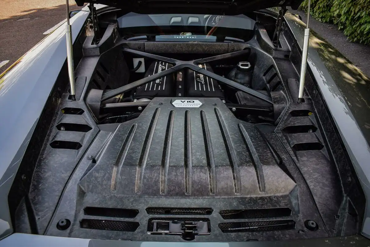 2017-lamborghini-huracan-52-lp-580-2-big-6