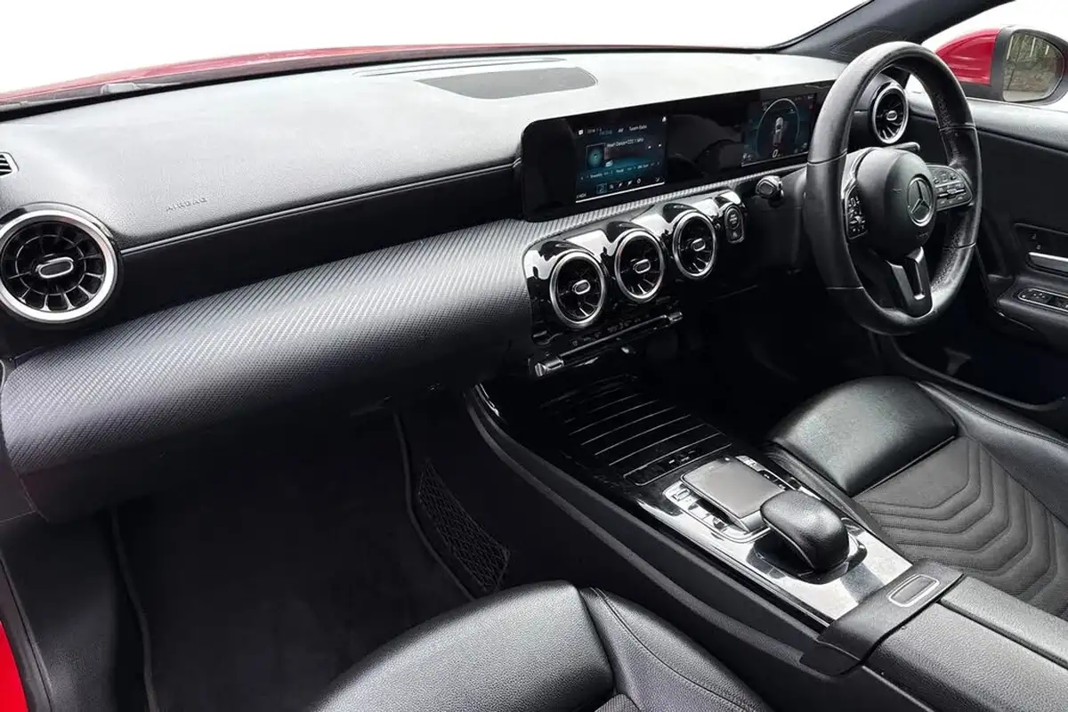2019-mercedes-benz-a-class-13-a180-se-7g-dct-big-8