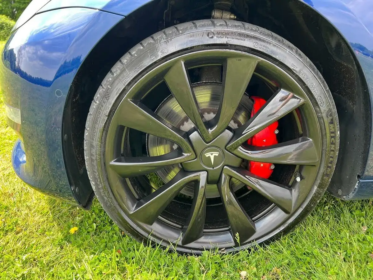 2019-tesla-model-3-e-4x4-performance-pack-big-27