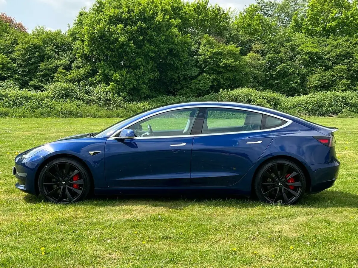 2019-tesla-model-3-e-4x4-performance-pack-big-3