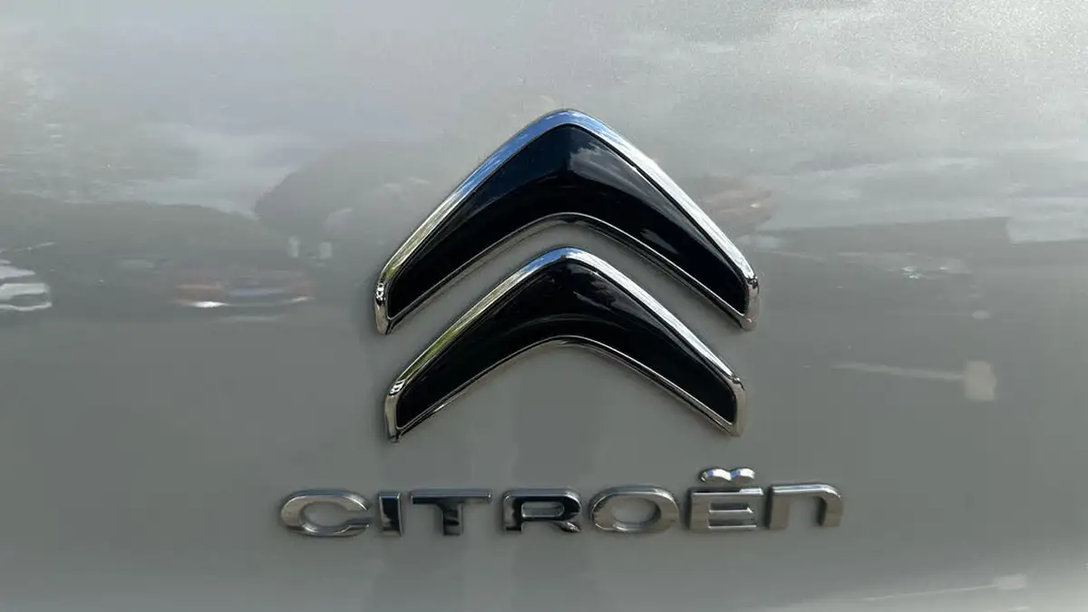 2025-citroen-c3-12-puretech-plus-110ps-eat6-big-25