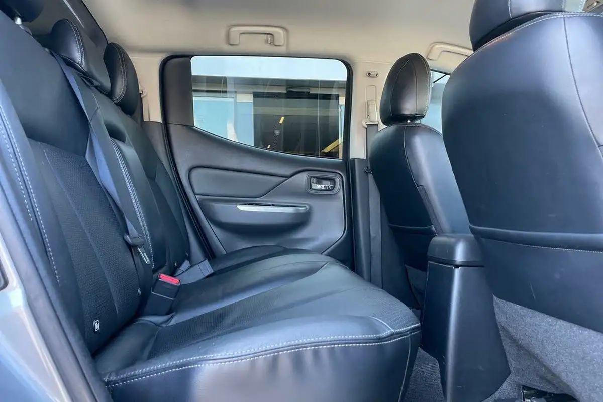 2019-mitsubishi-l200-24di-d-warrior-eu6b-big-15