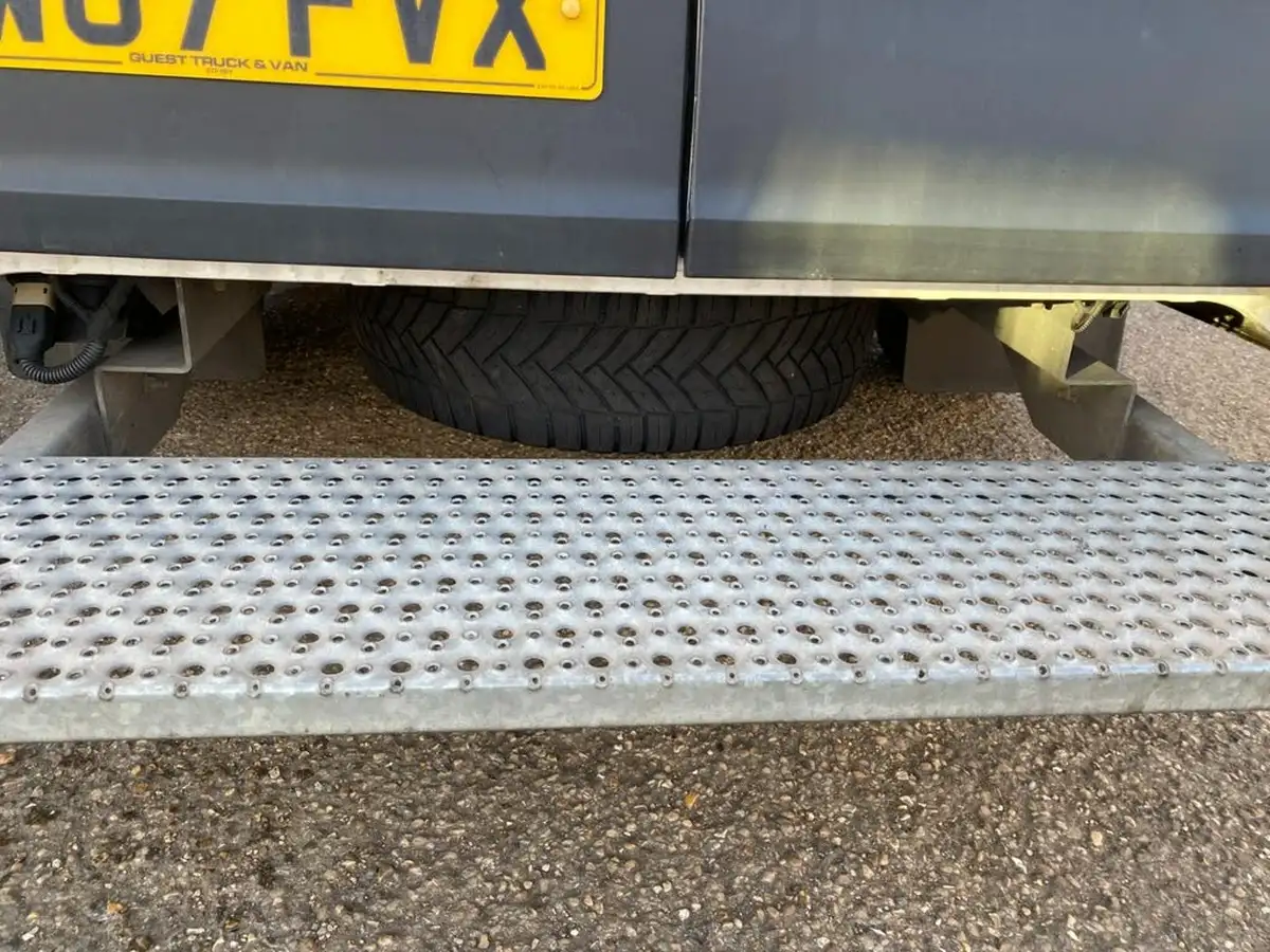 2018-iveco-daily-s-class-23td-35s12v-3520-h1-business-big-22