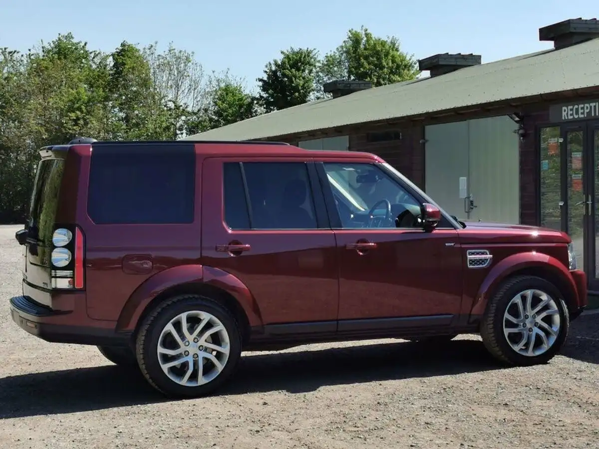 2015-land-rover-discovery-4-30-sd-v6-hse-big-43