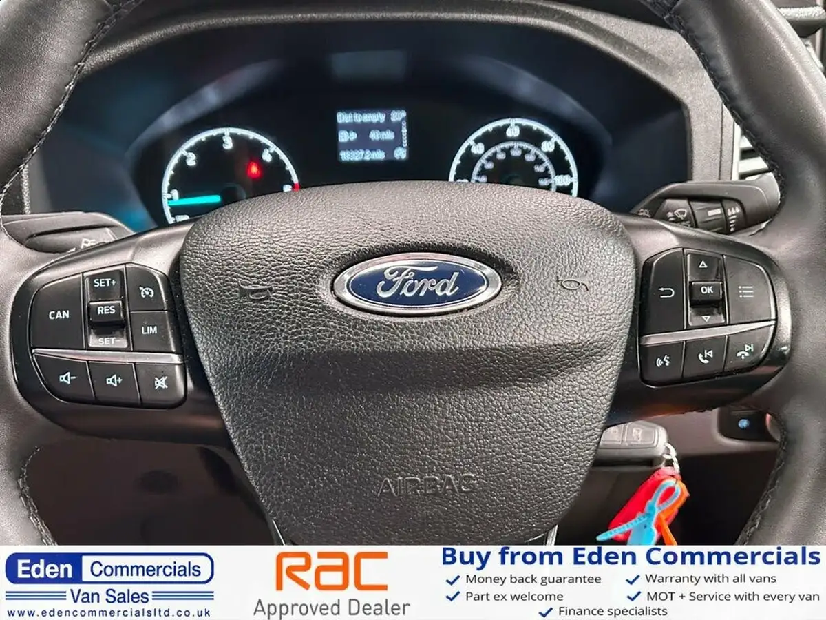 2023-ford-transit-custom-big-24