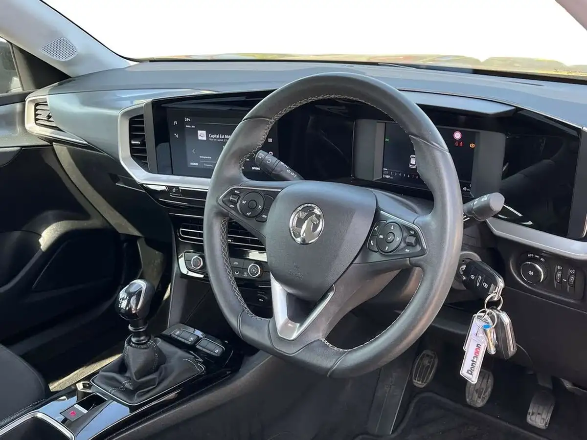 2022-vauxhall-mokka-12-se-edition-big-4