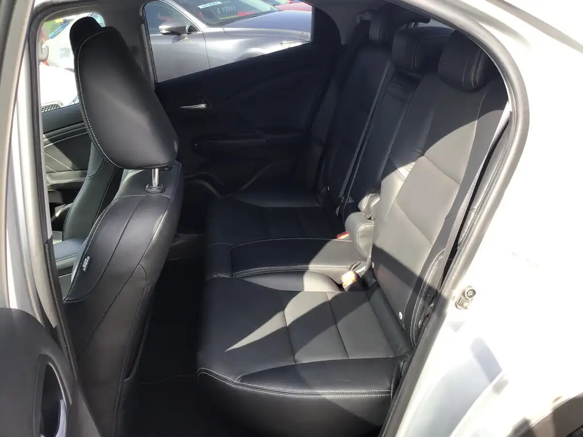 2017-honda-civic-16-i-dtec-sr-dasp-hatchback-big-10