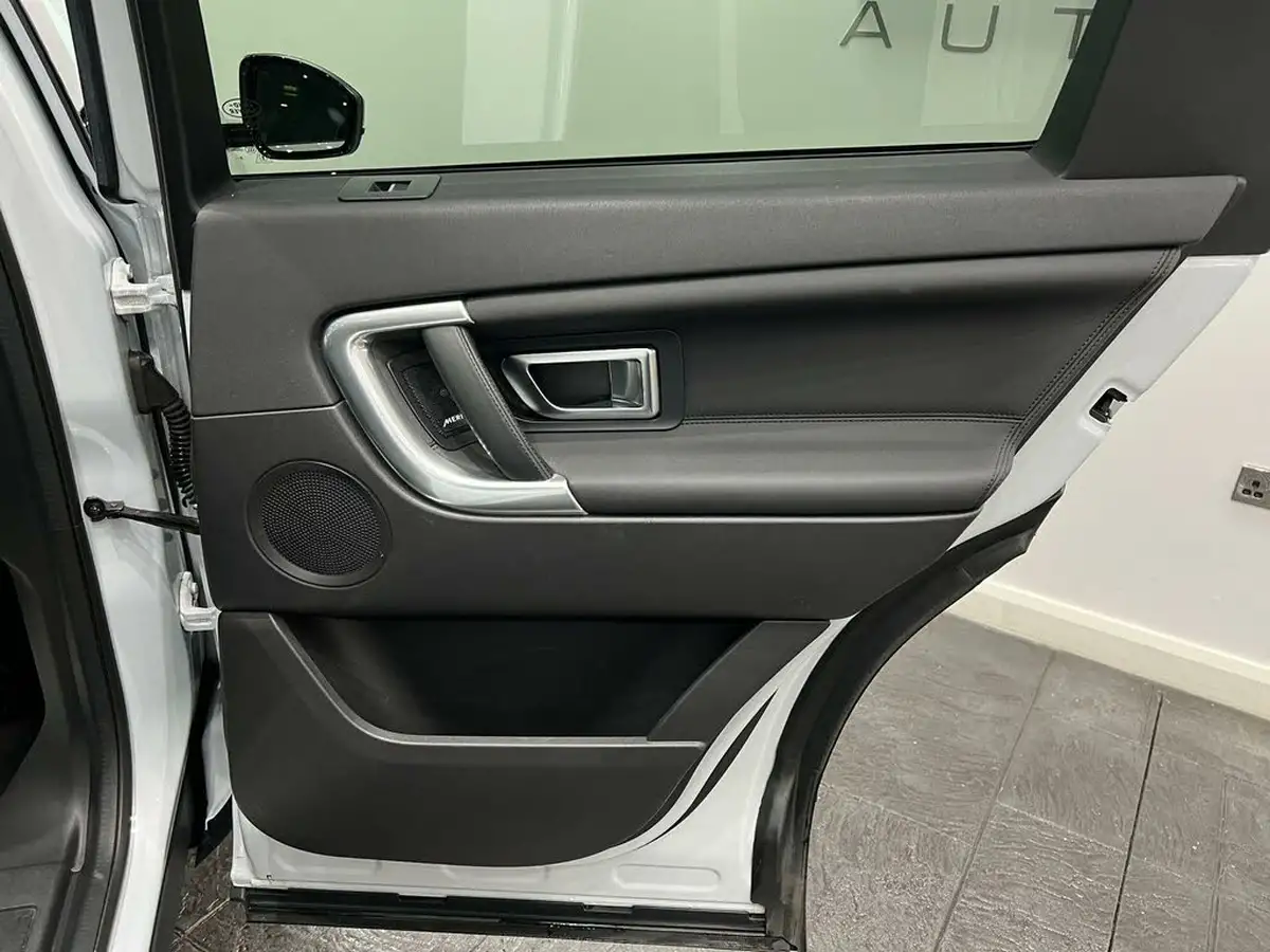 2019-land-rover-discovery-sport-20td4-landmark-big-59