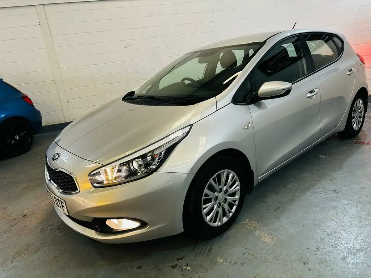 2012-kia-ceed-14-1-98bhp-big-13