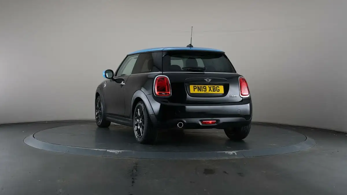 2019-mini-cooper-15-cooper-classic-hatchback-3d-big-46