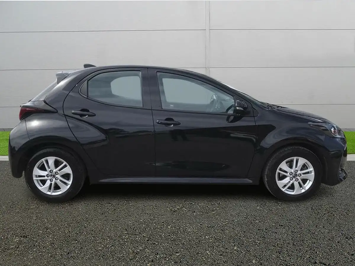2022-mazda-mazda2-15-agile-big-7