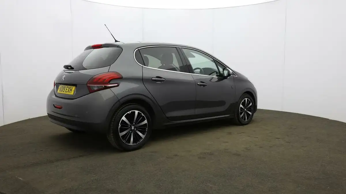 2019-peugeot-208-12-puretech-tech-edition-82bhp-big-49