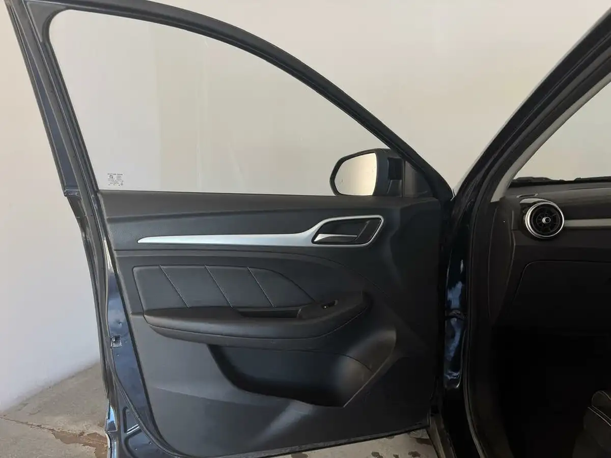 2020-mg-zs-suv-e-exclusive-ev-big-22
