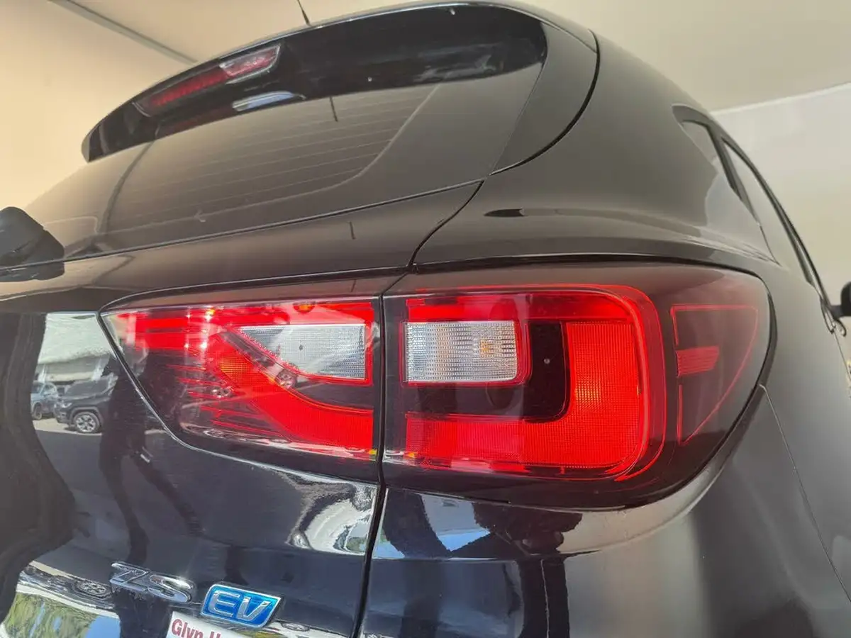2020-mg-zs-suv-e-exclusive-ev-big-46