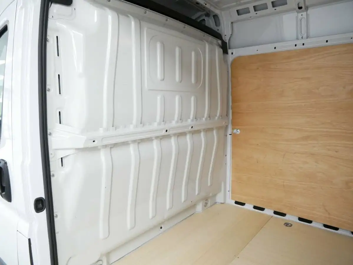 2022-citroen-relay-22bluehdi-35-l2h2-enterprise-big-20
