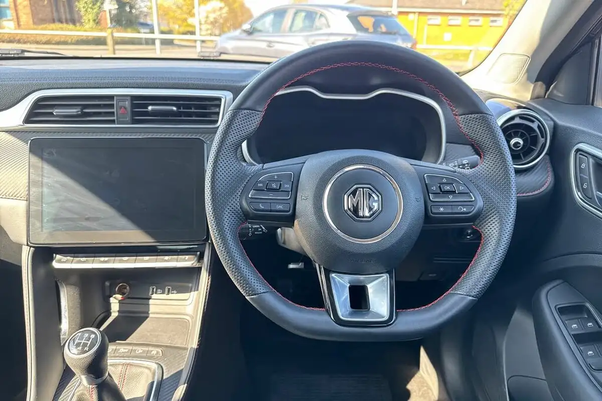 2023-mg-zs-suv-15-vti-tech-exclusive-big-19