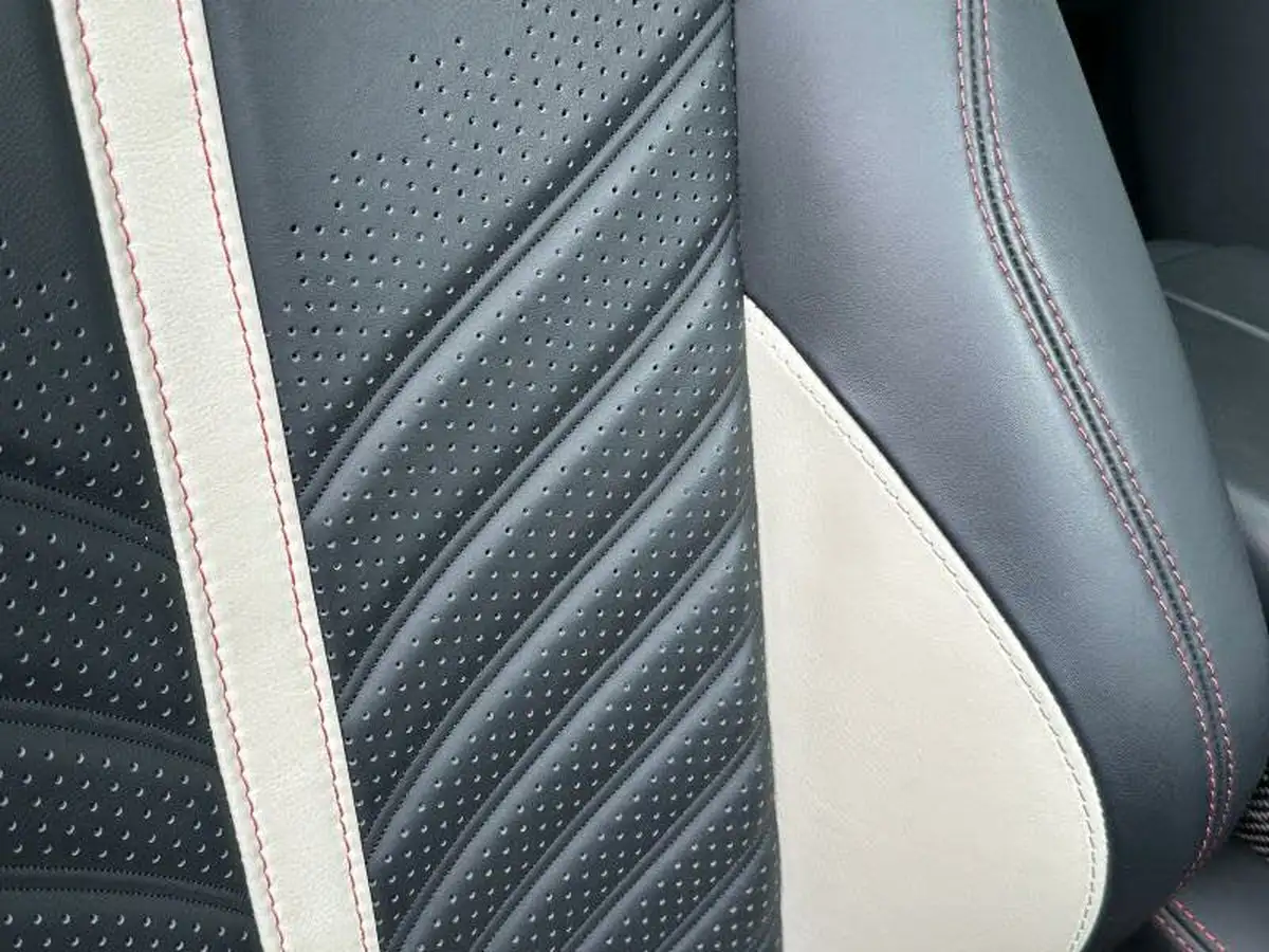 2023-aston-martin-dbx-40-v8-big-20