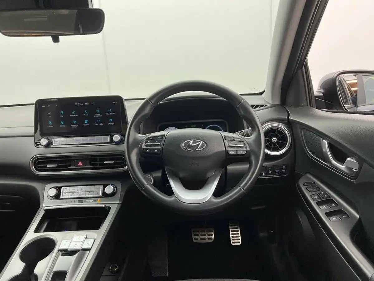 2021-hyundai-kona-e-se-connect-big-12