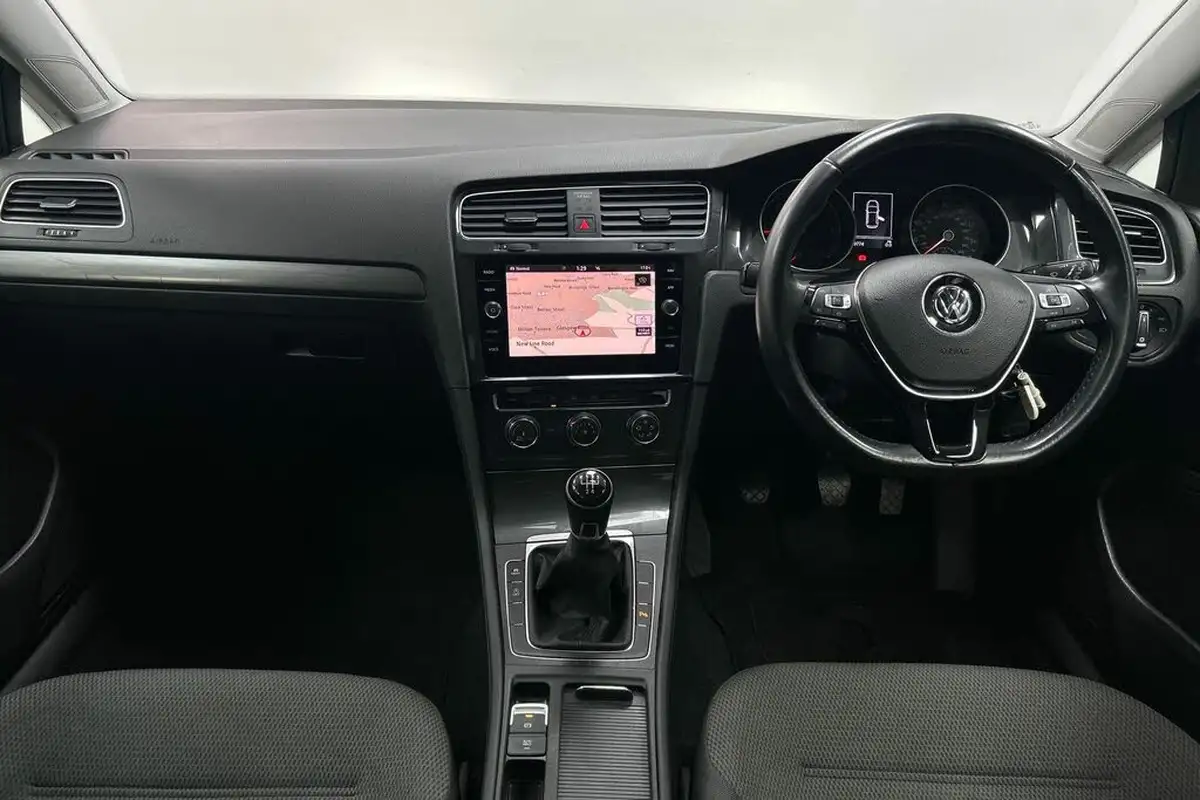 2019-volkswagen-golf-16tdi-match-hatchback-5d-big-4