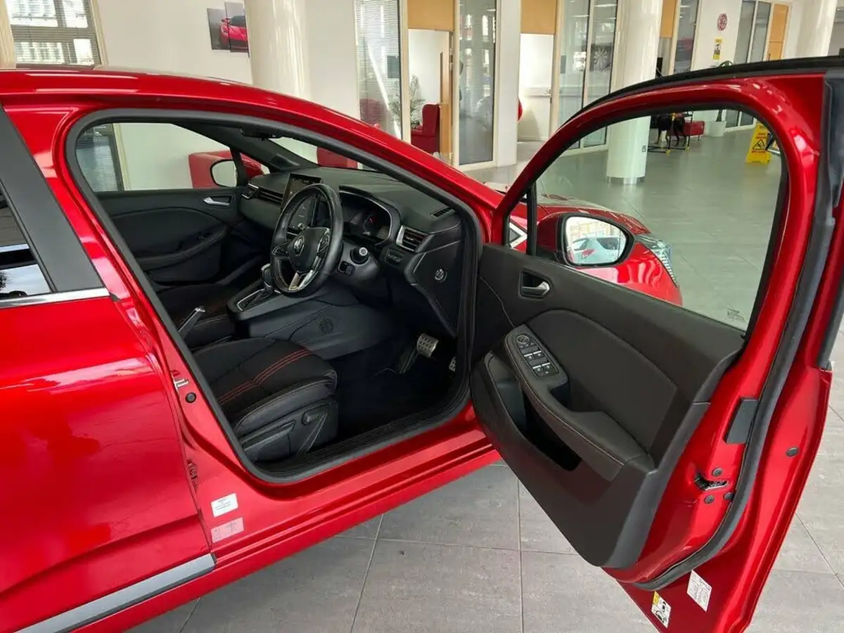 2020-renault-clio-13-tce-rs-line-big-52