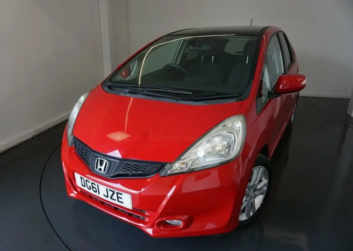 2011-honda-jazz-14-ex-big-0