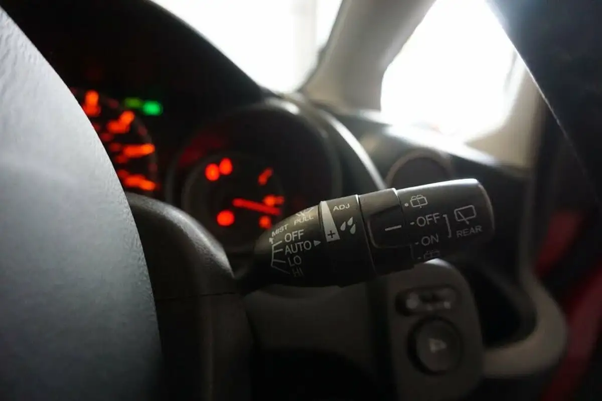 2011-honda-jazz-14-ex-big-24