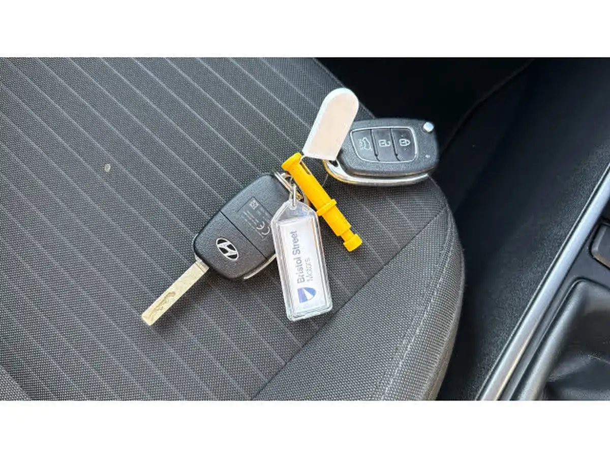 2021-hyundai-i20-10-t-gdi-se-connect-eclutch-imt-big-19