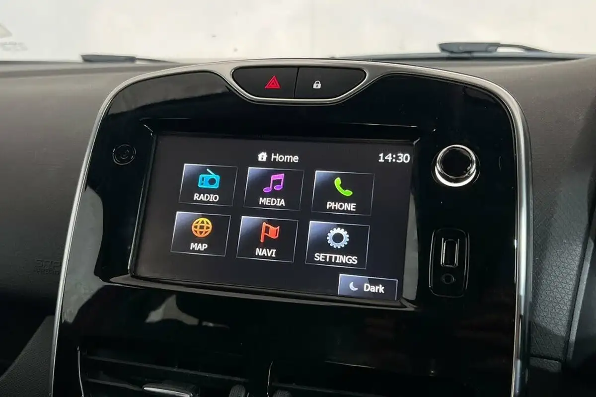 2015-renault-clio-12-dynamique-big-13