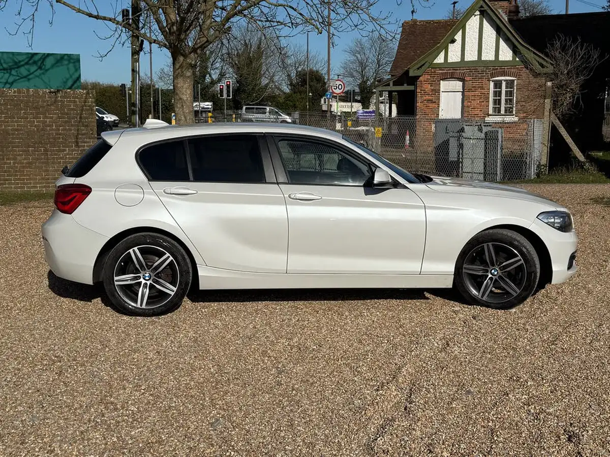 2016-bmw-1-series-15td-116d-sport-5d-big-4