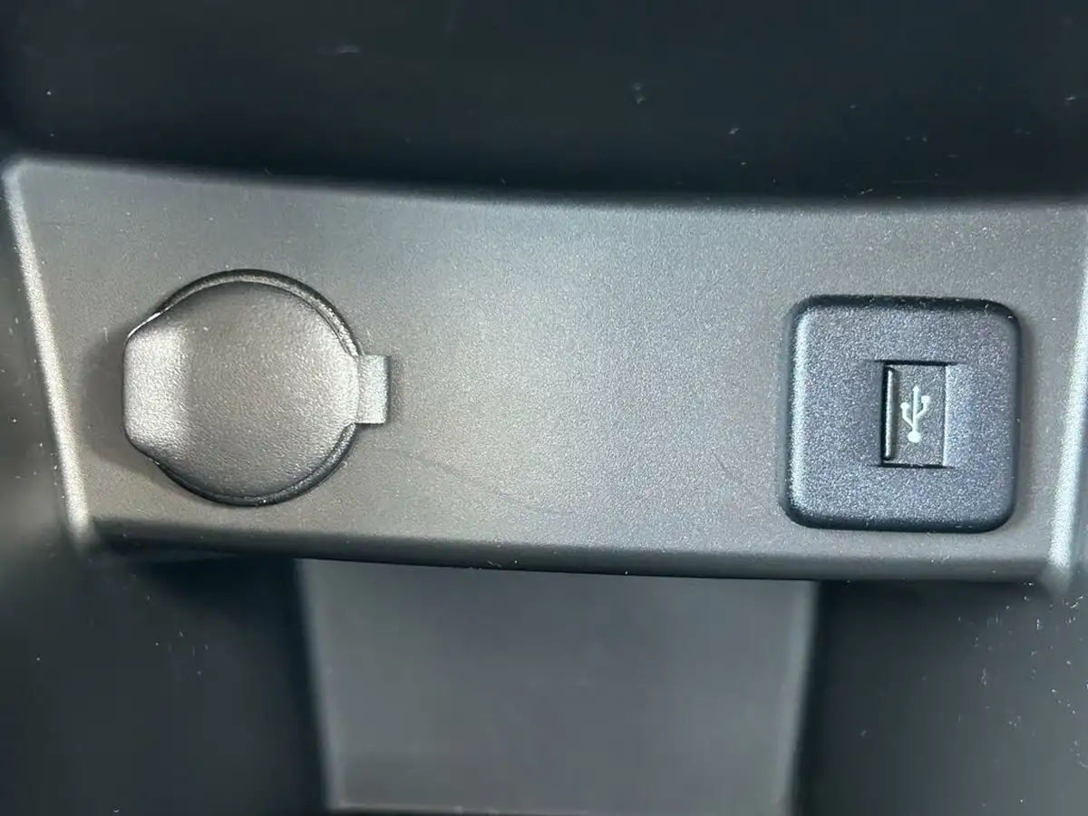 2015-suzuki-swift-12-sz2-3d-big-7