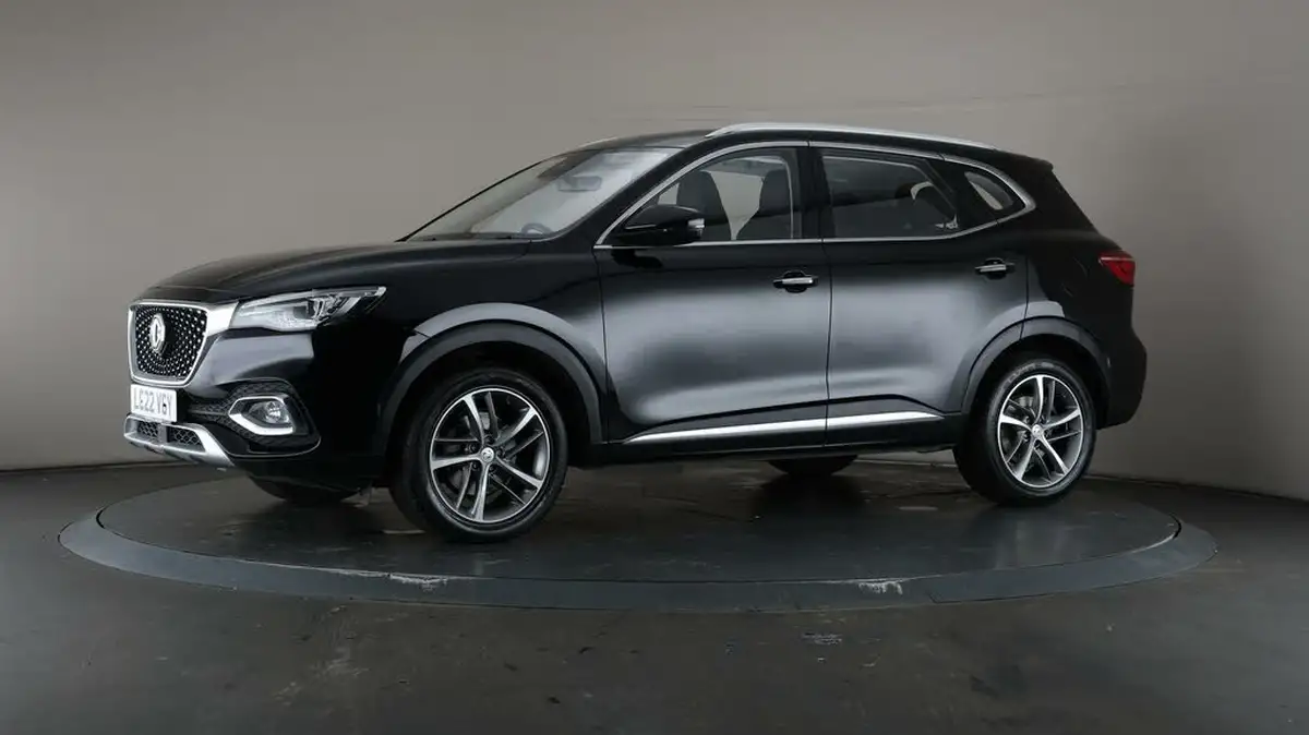 2022-mg-hs-15t-gdi-exclusive-162ps-big-32