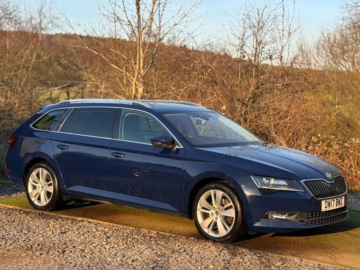 2017-skoda-superb-20tdi-scr-se-l-executive-150ps-4x4-estate-big-2