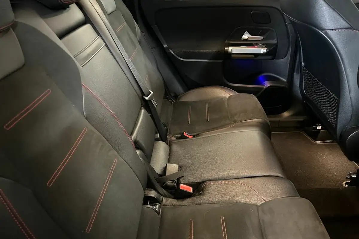 2020-mercedes-benz-glb-class-20d-glb220d-amg-line-premium-7-big-16