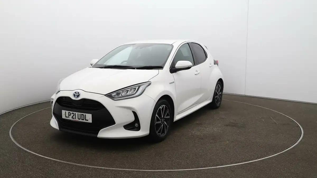 2021-toyota-yaris-15-vvt-i-design-big-31