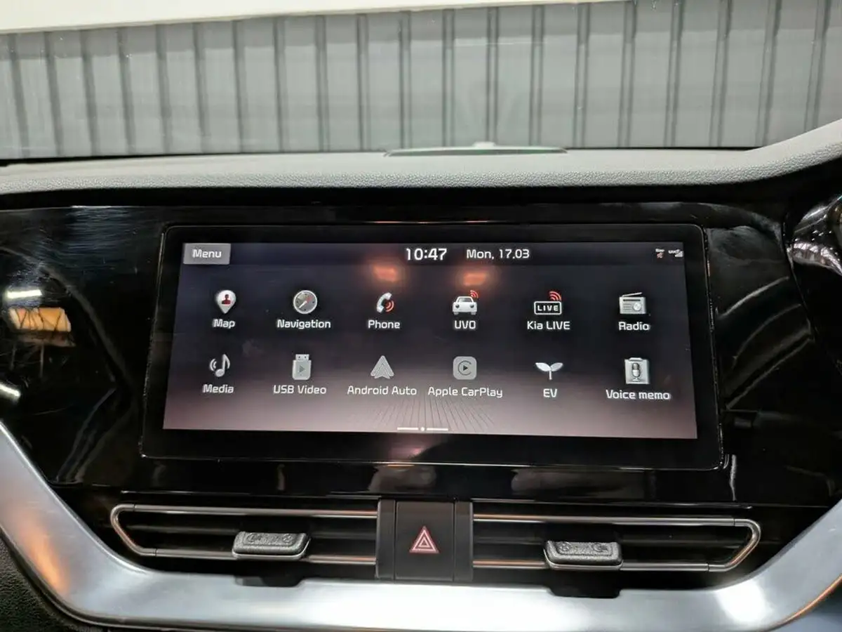 2021-kia-e-niro-ev-3-big-17