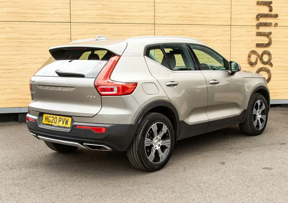 2020-volvo-xc40-15-t3-inscription-geartronic-big-2