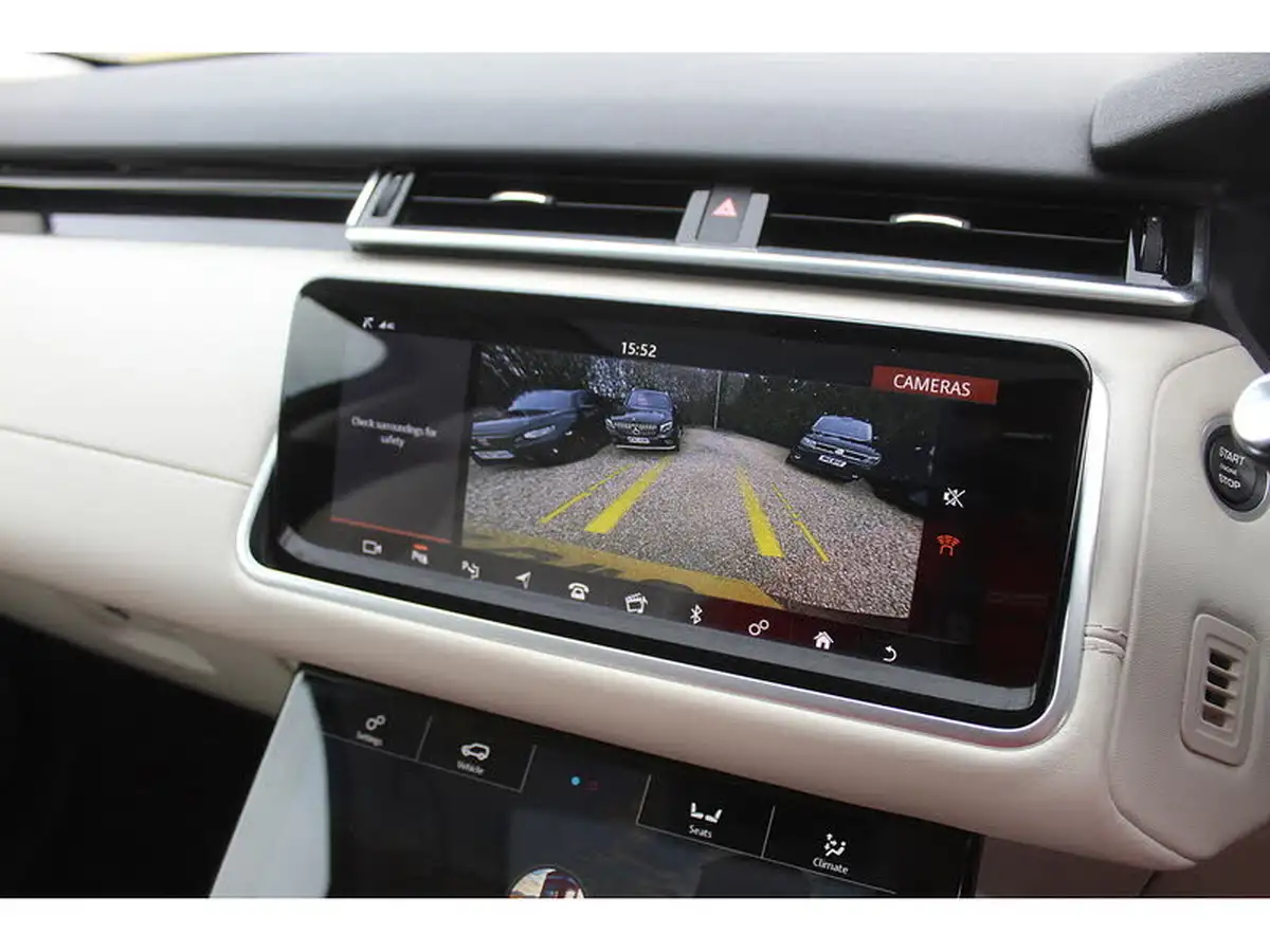 2019-land-rover-range-rover-velar-20-d240-hse-big-15