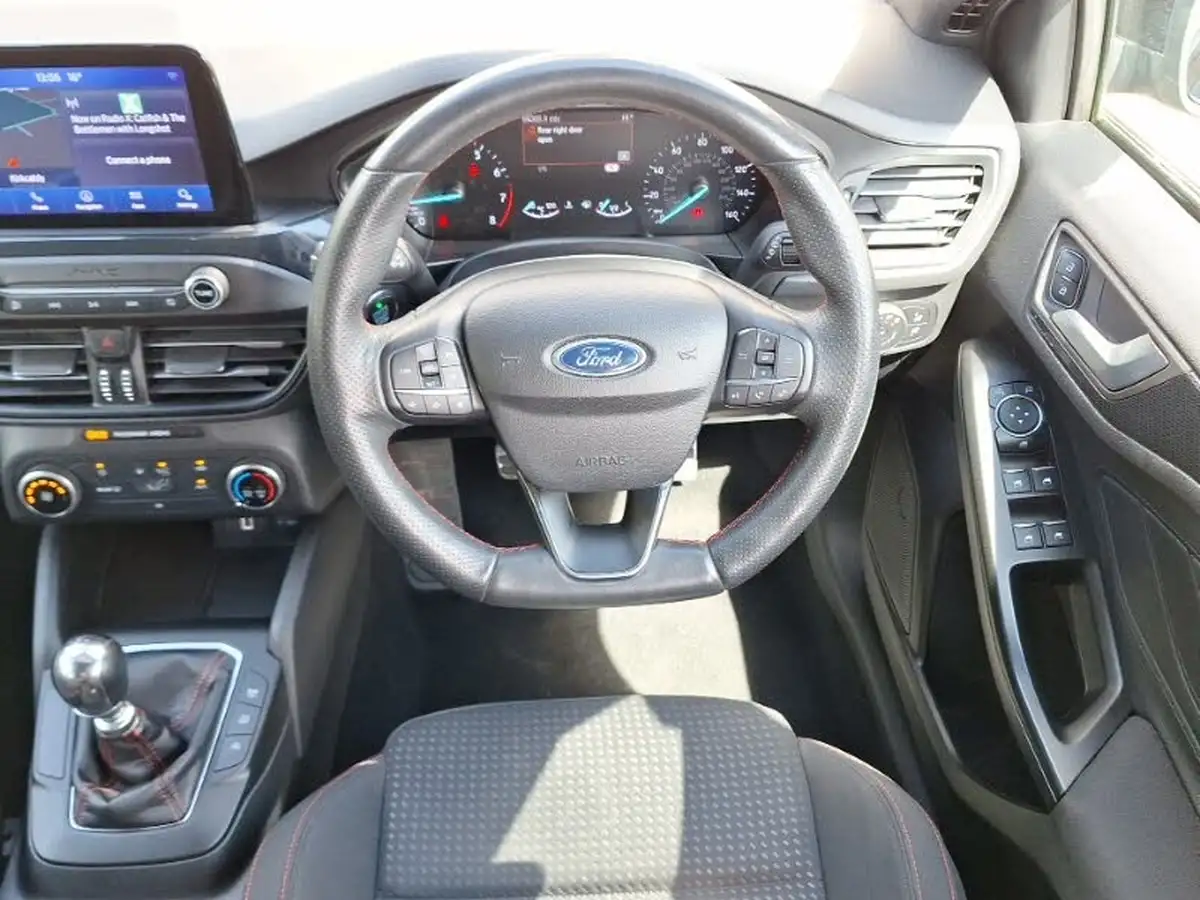 2020-ford-focus-10t-st-line-hatchback-big-6