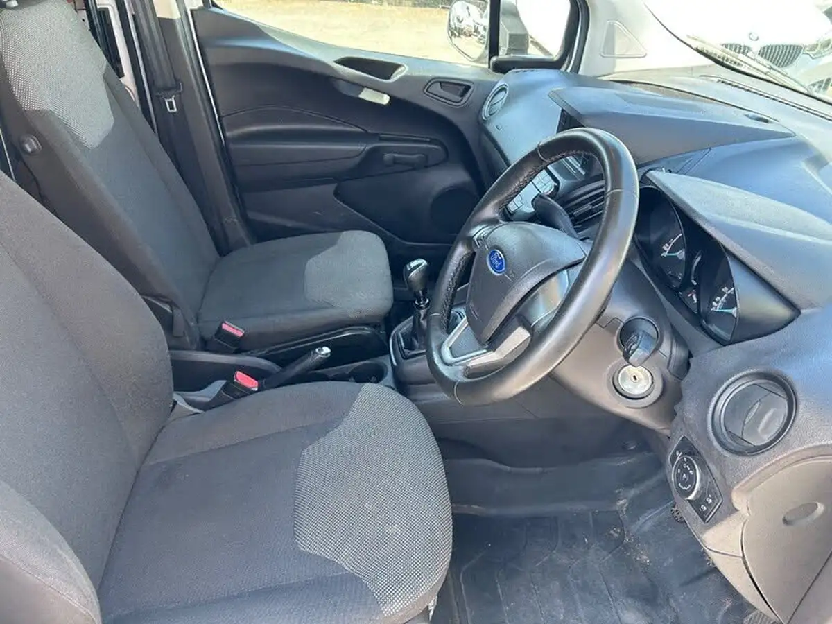 2020-ford-transit-courier-10t-base-ecoboost-big-9