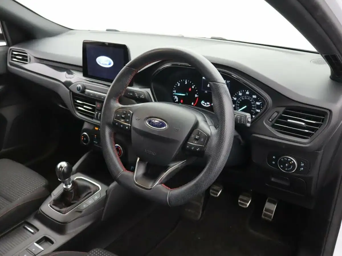 2020-ford-focus-15-st-line-edition-hatchback-big-8