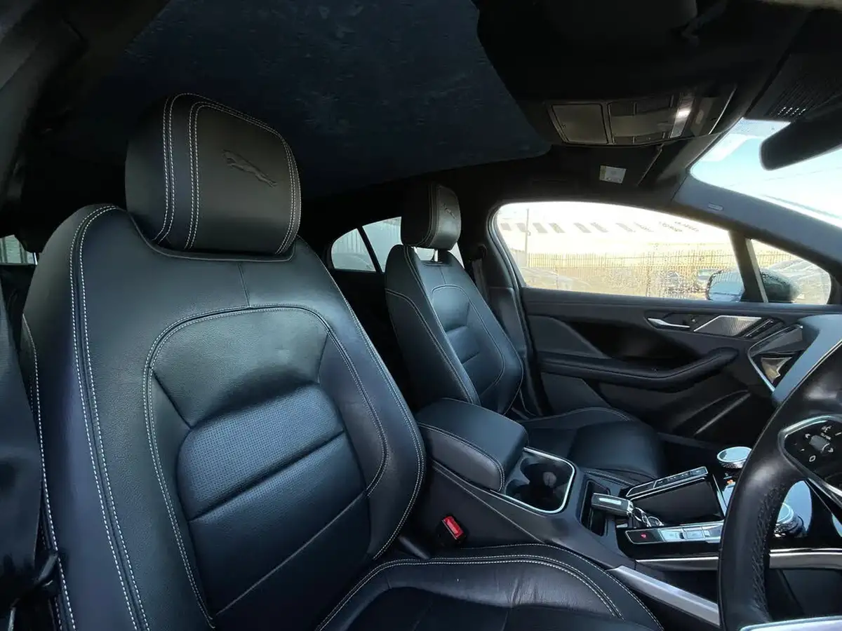 2021-jaguar-i-pace-ev400-black-big-7