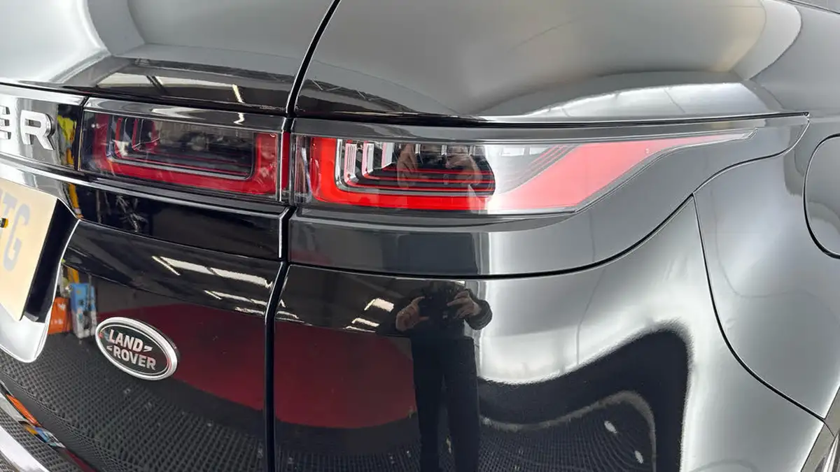 2021-land-rover-range-rover-evoque-15-p300e-r-dynamic-hse-big-22