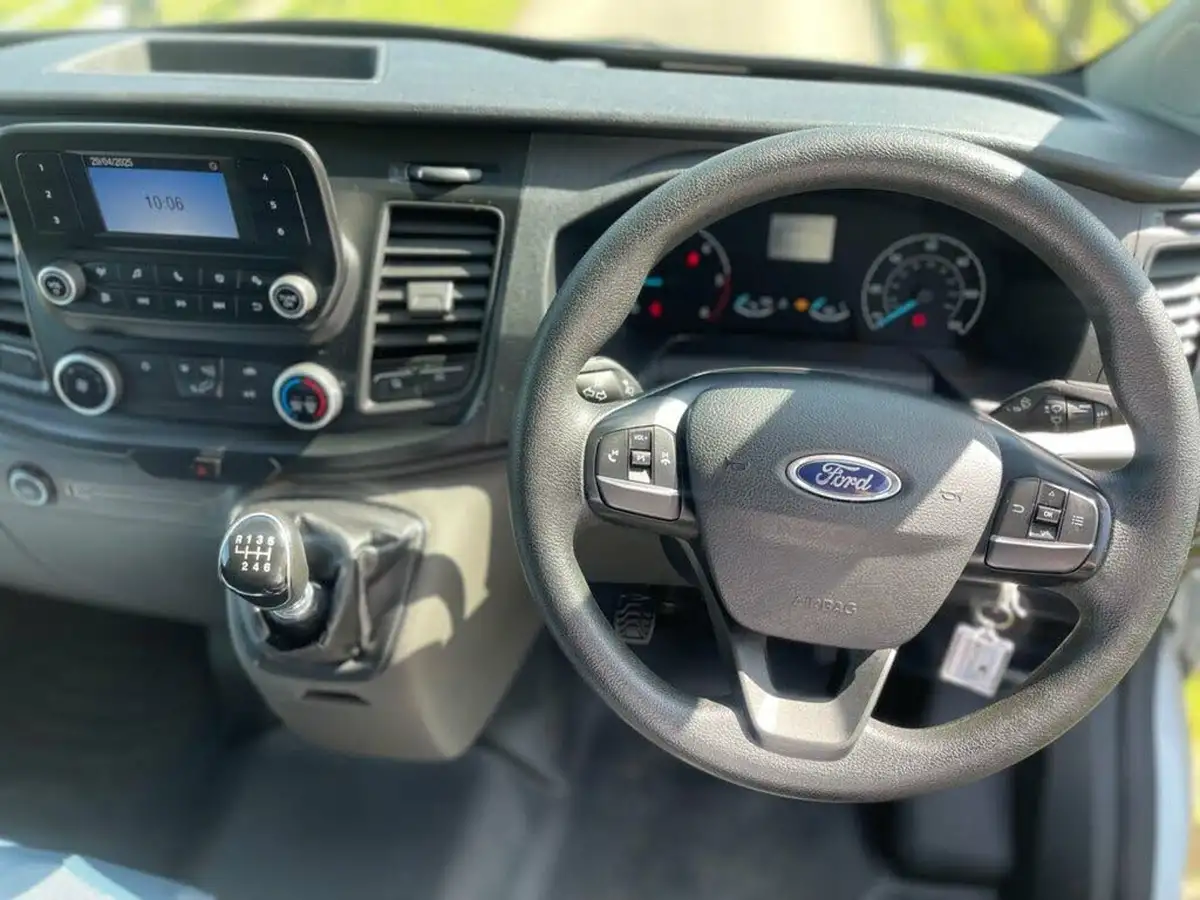 2021-ford-transit-custom-20tdci-300-l1h1-leader-105pseu6dt-panel-van-big-9