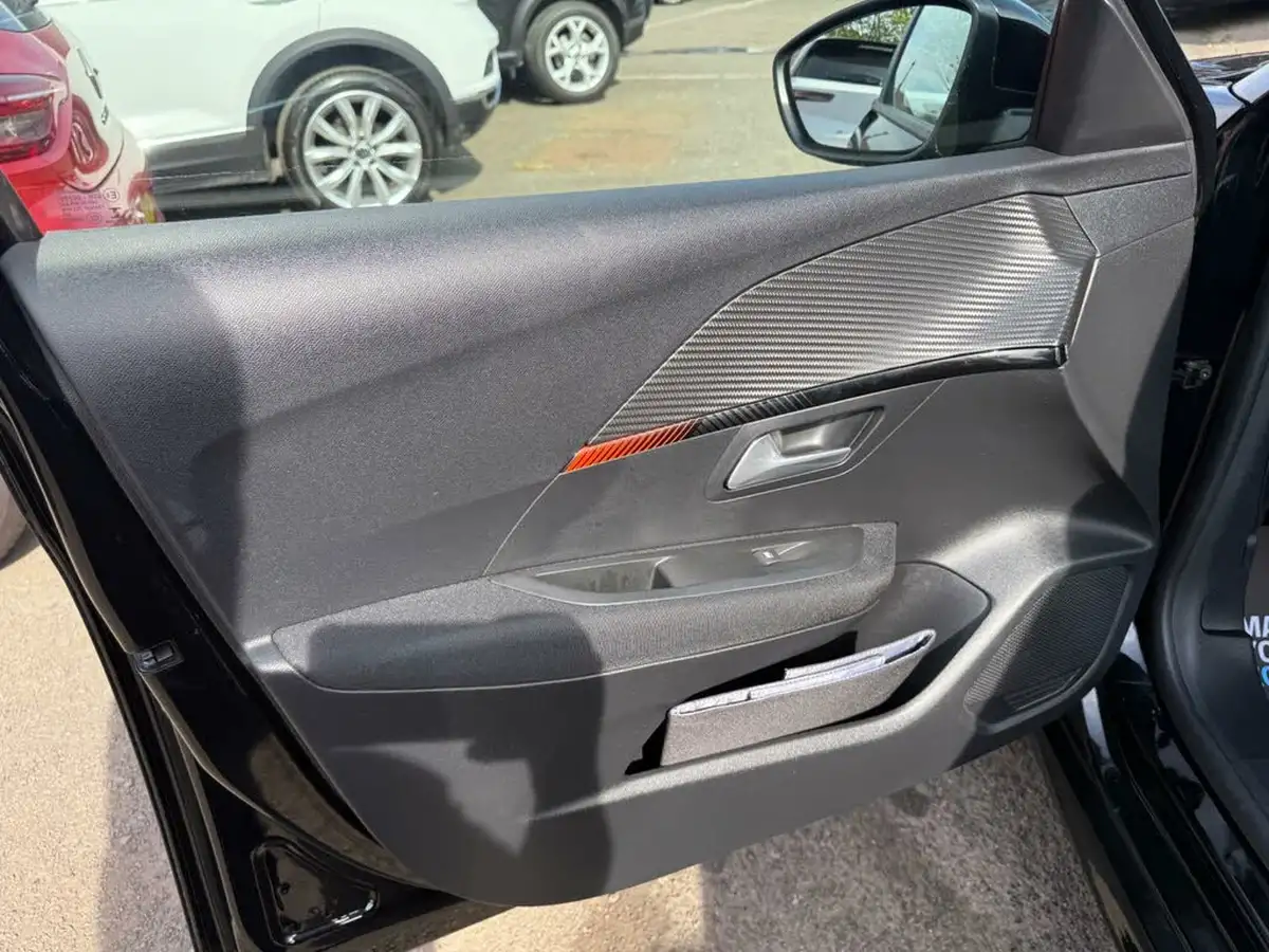 2022-peugeot-208-12-puretech-active-premium-100bhp-eat8-big-30