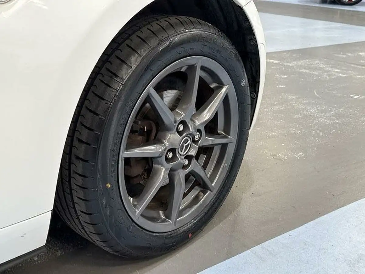2019-mazda-mx-5-15-se-big-3