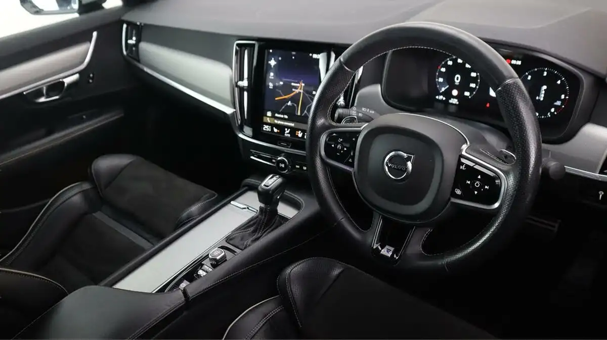 2018-volvo-s90-20td-d4-r-design-big-9