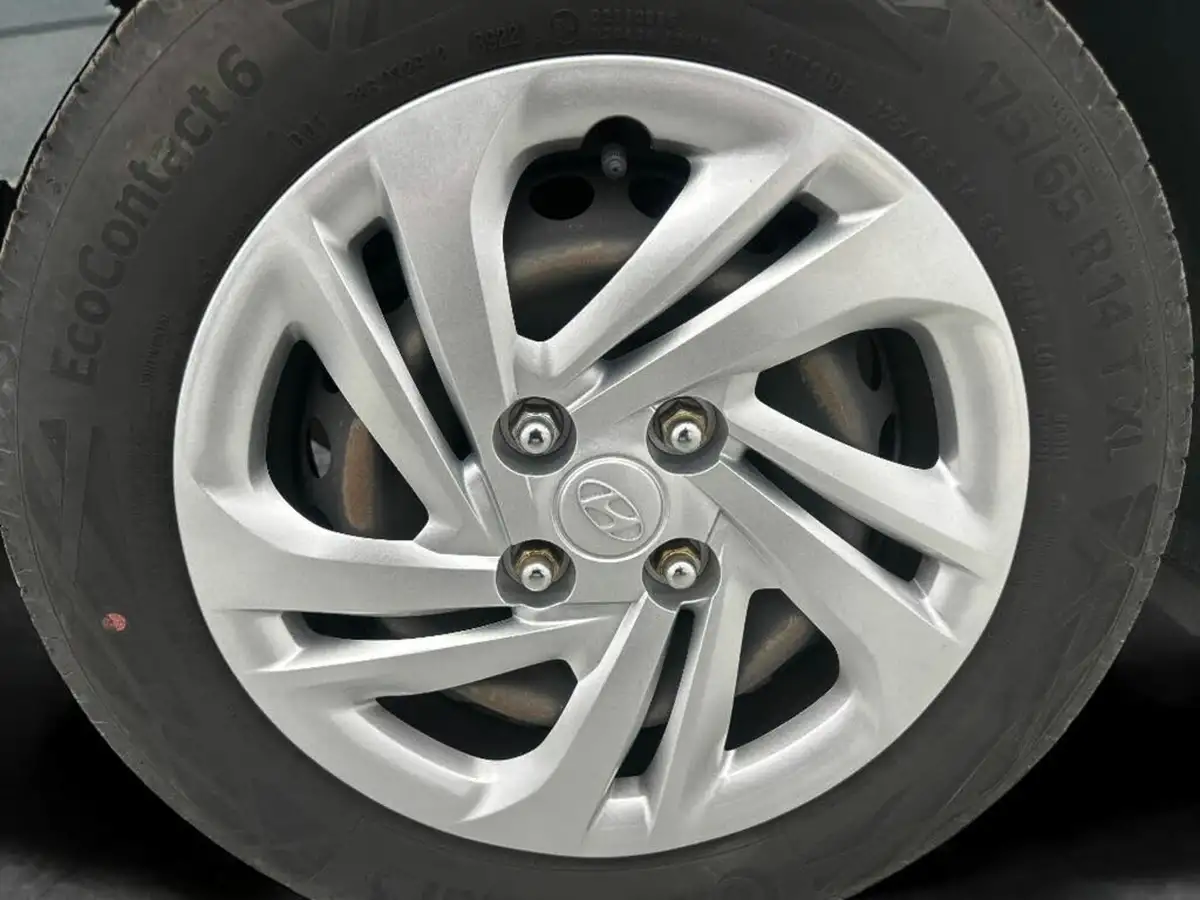2023-hyundai-i10-10-se-big-9