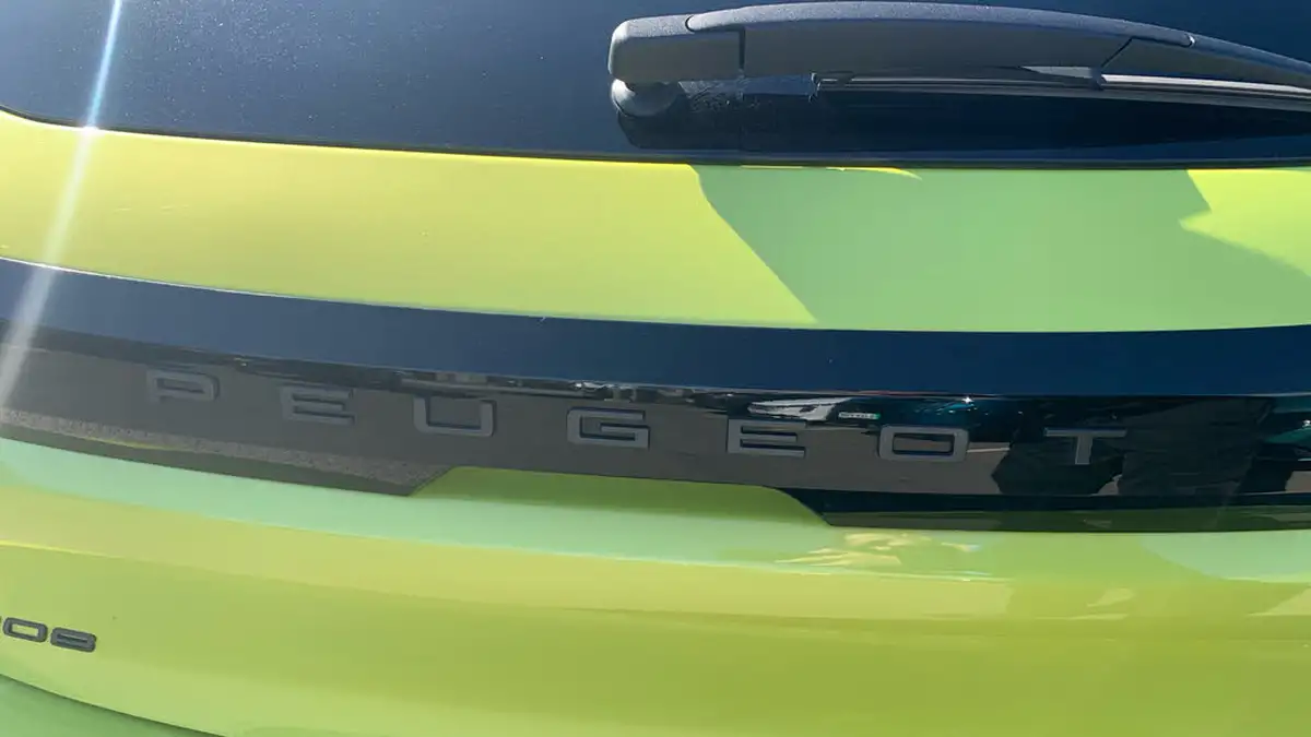 2024-peugeot-208-12-puretech-allure-big-25