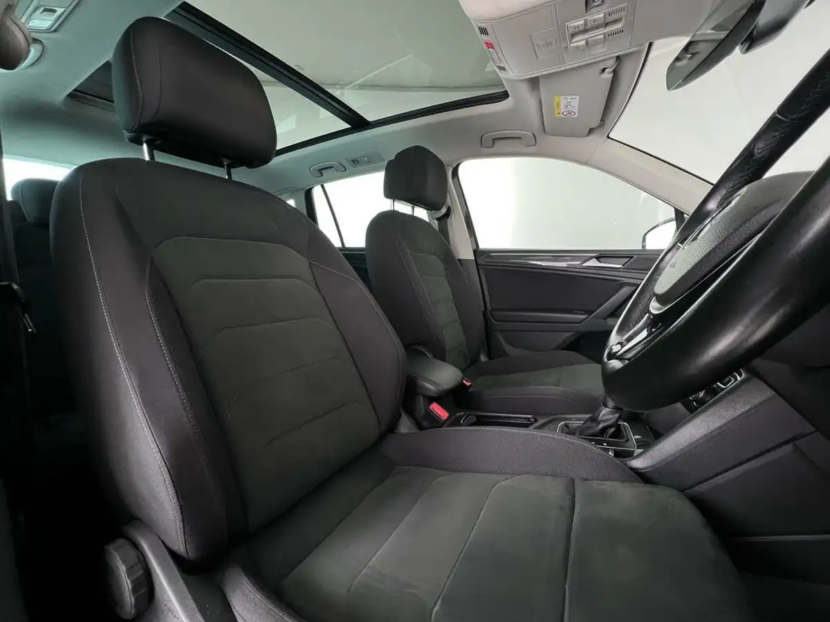 2019-volkswagen-tiguan-allspace-20bitdi-sel-scr-big-11