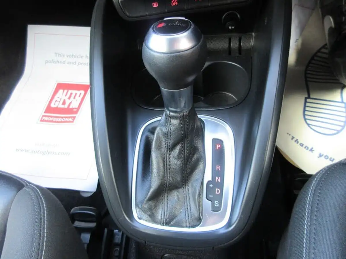 2012-audi-a1-14-tfsi-sportback-5d-s-tronic-big-12